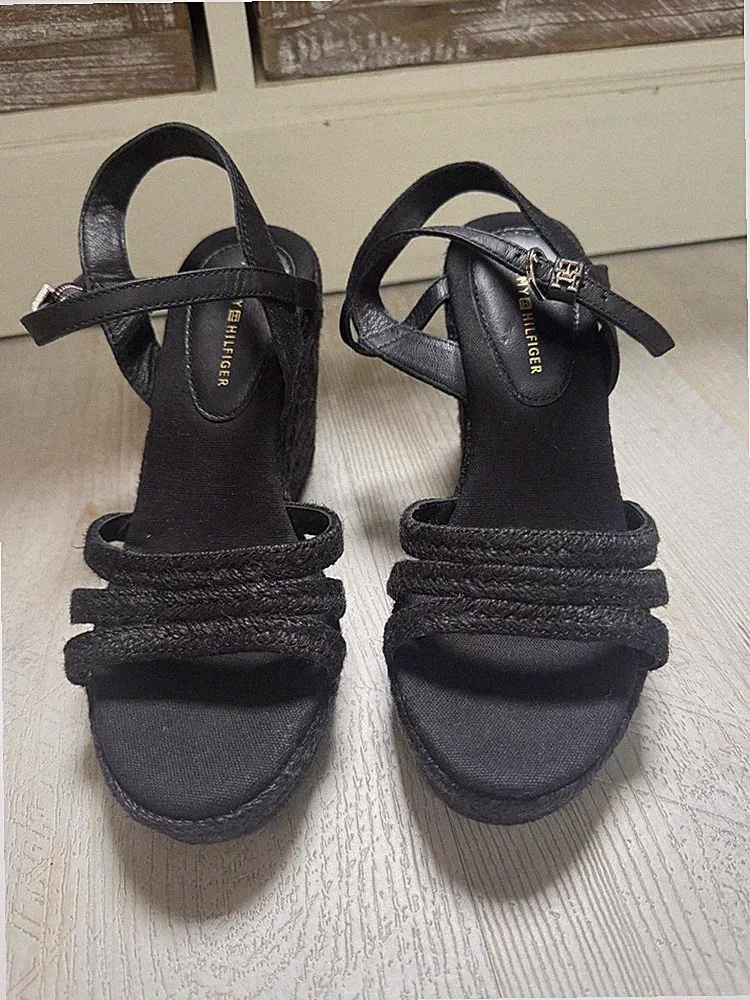Tommy Hilfiger Damen Wedge Sandalen Größe 37 Schwarz