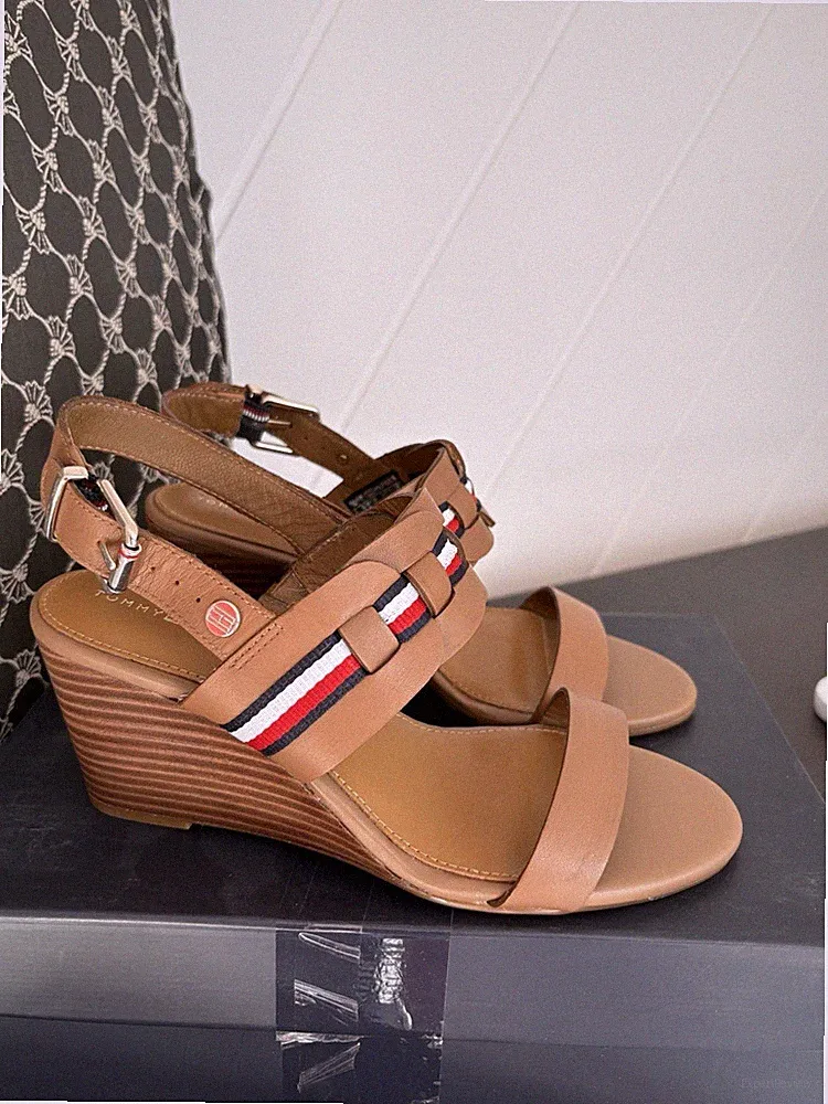 Tommy Hilfiger - Ledersandalen/ Keilabsatz 9 Cm - Gr. 36 - NEU