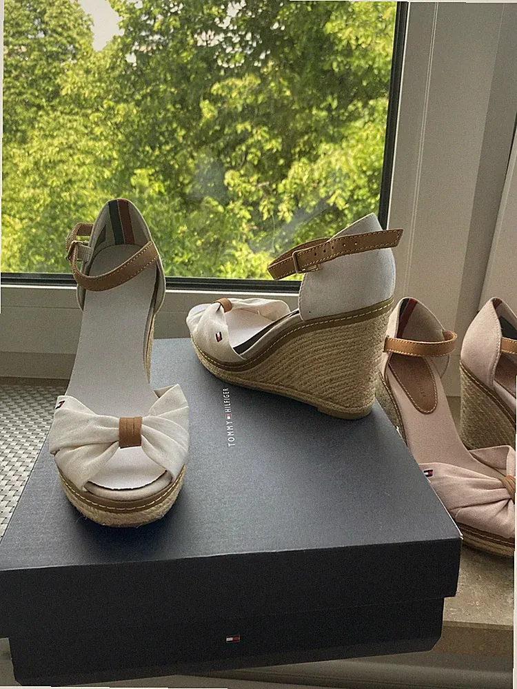 Tommy Hilfiger Plateau Sandalen Gr. 37, Leinen, Keilabsatz Bast, Absatzhöhe ca.