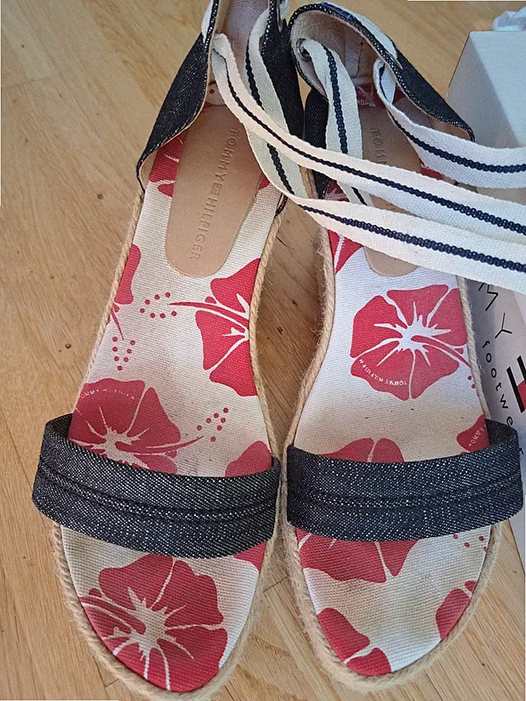 Tommy HILFIGER Sandalen Gr. 38 (39?), Jeansblau, Keilabsatz Plateausandale