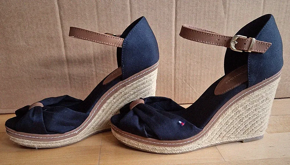TOMMY HILFIGER Sandalen Keilabsatz Gr. 38 Knöchelriemchen TOP ZUSTAND