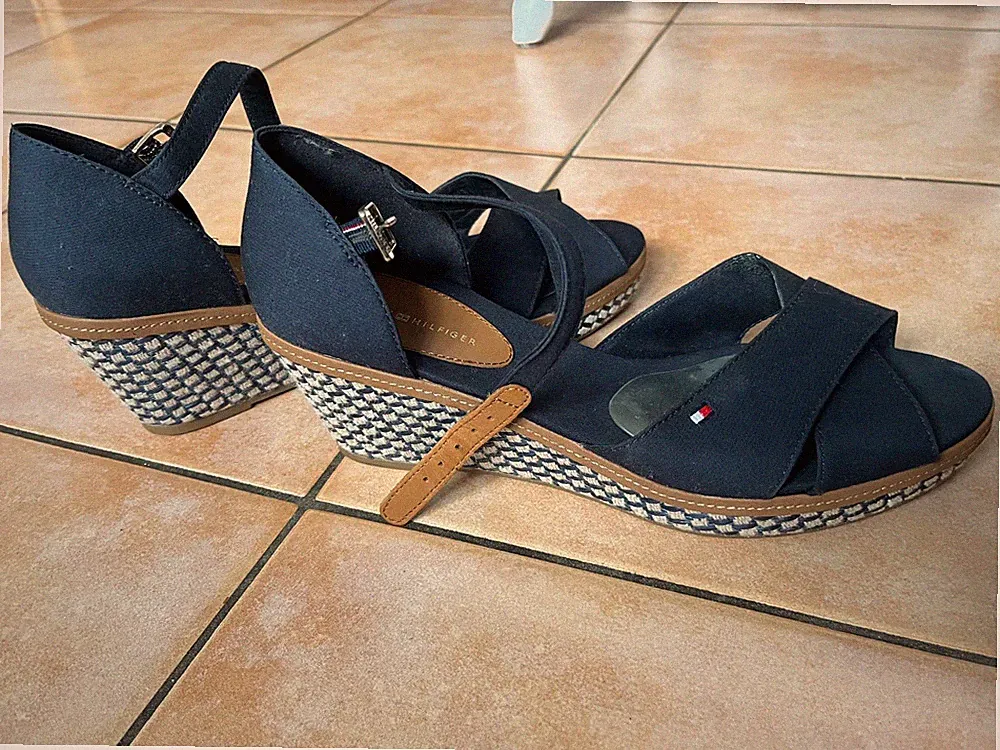 Tommy Hilfiger Sandalen mit Keilabsatz, Gr. 40