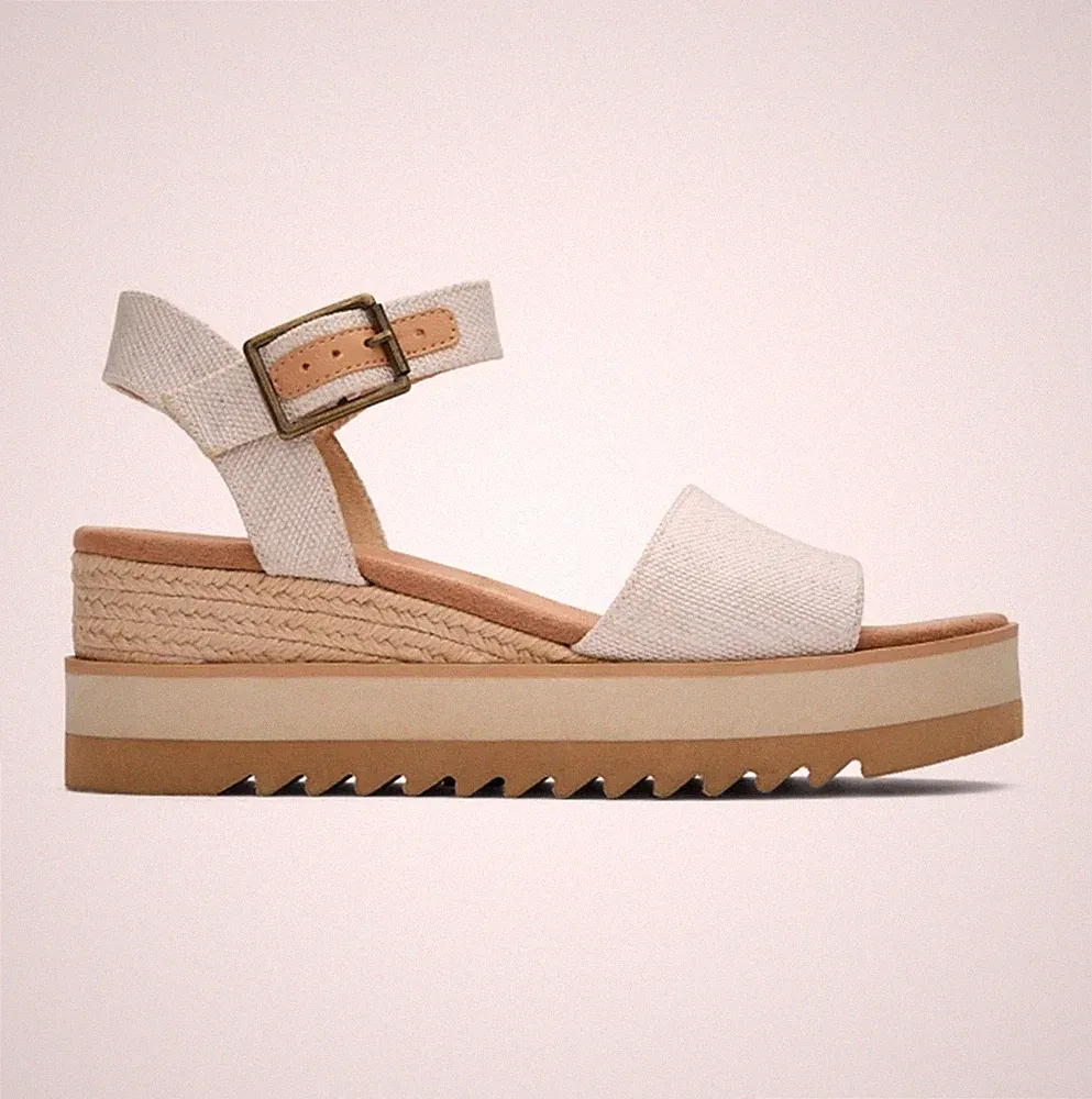 Toms Diana bequeme natürliche Damen-Sandalen Synthetik Schnalle Keilabsatz