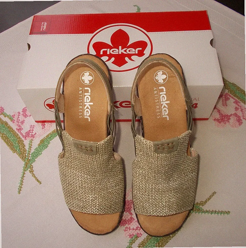 *TOP* Rieker Sandalette - Antistress Sandalen - Gr. 40 Grün - NEU mit Karton