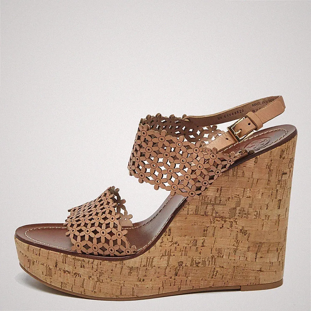 Tory Burch beige perforiertes Leder Gänseblümchen Kork Keilabsatz Sandalen...