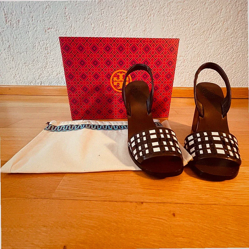 TORY BURCH Sandalen mit Blockabsatz, Gr. EU 37,5, braunes Leder, 1 x getragen