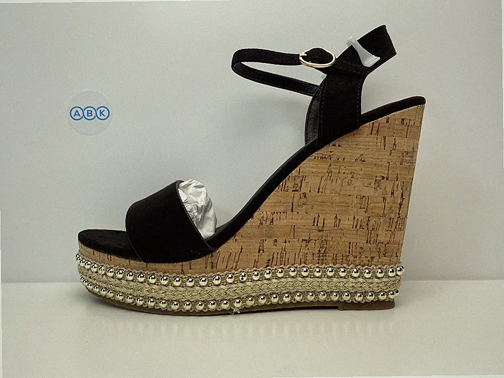 Truffle Collection Nieten hohe Keilabsatz Sandalen Schuhe schwarz Wildleder Kork
