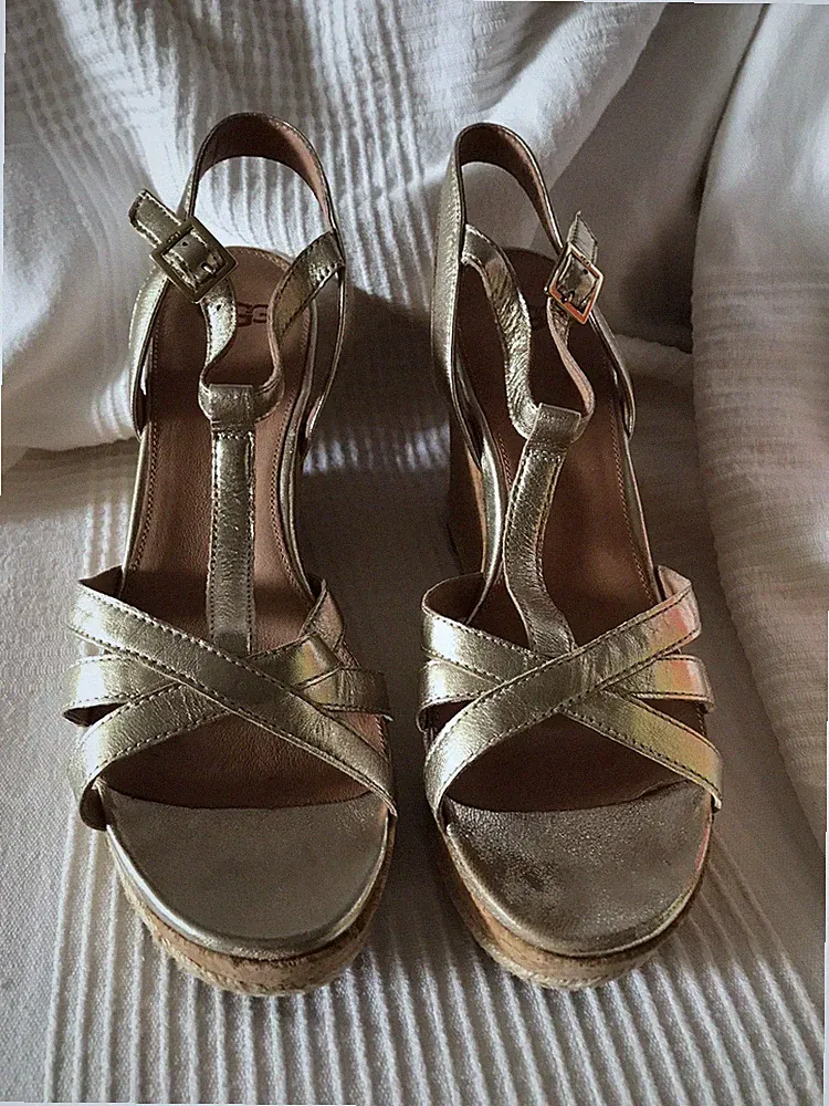 UGG Damen Keilabsatz Sandalen Neu Gr 40 Leder Gold Absatz 10 Komfort