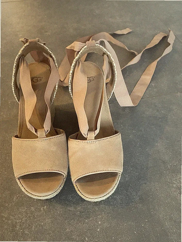 UGG Plateausandalette Keilabsatz Leder Gr. 36 Neu Rosa
