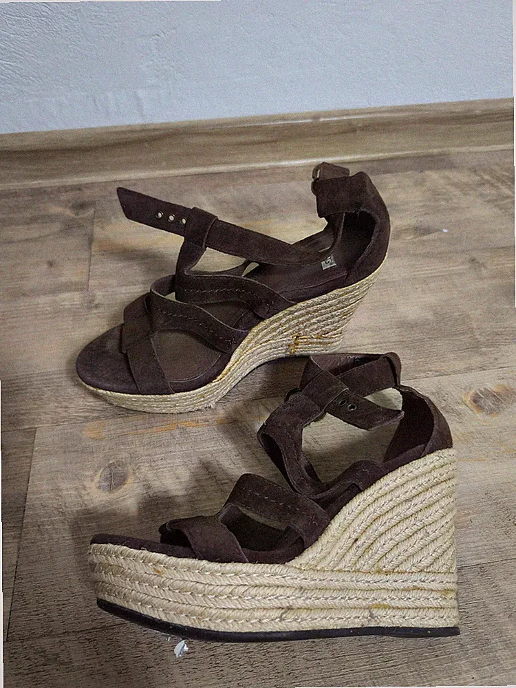 UGG stylische hohe Keilabsatz Sandaletten Wedges braun Gr. 39 TOP