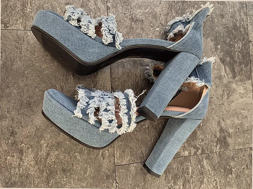 Ultra Sexy Damen Plateau Sandale mit 12,5cm Keilabsatz Gr. 43 jeans