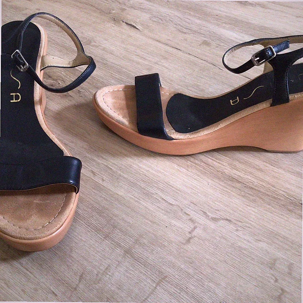 unisa Absatz Schuhe, Sandaletten, Keilsandaletten, Pumps Gr. 39 schwarz !!!