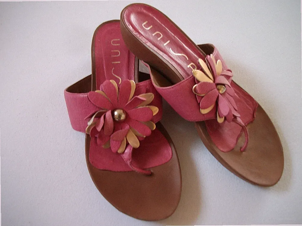 UNISA - reizende,bequeme Keil-Sandalette/Zehentrenner Gr. 41 neuw.