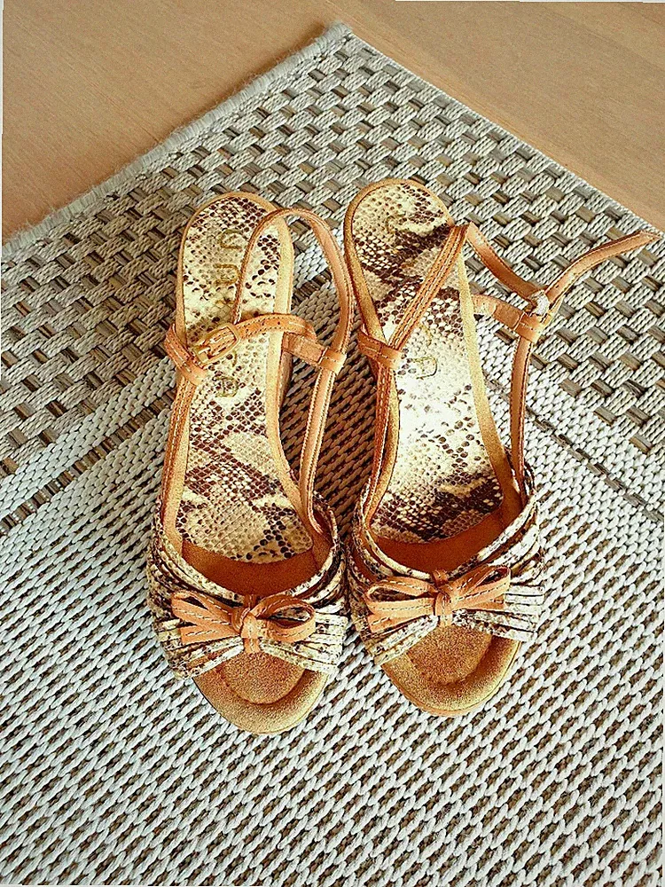 UNISA Sandalen Größe 40 im Schlangen-Look