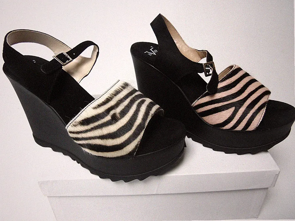 V1969 Italia Damen Zebra Wildleder und Pelz Plateau Sandalen