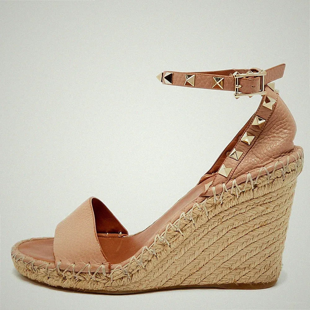 Valentino Beige Leder Rockstud Keilabsatz Sandalen Größe 38