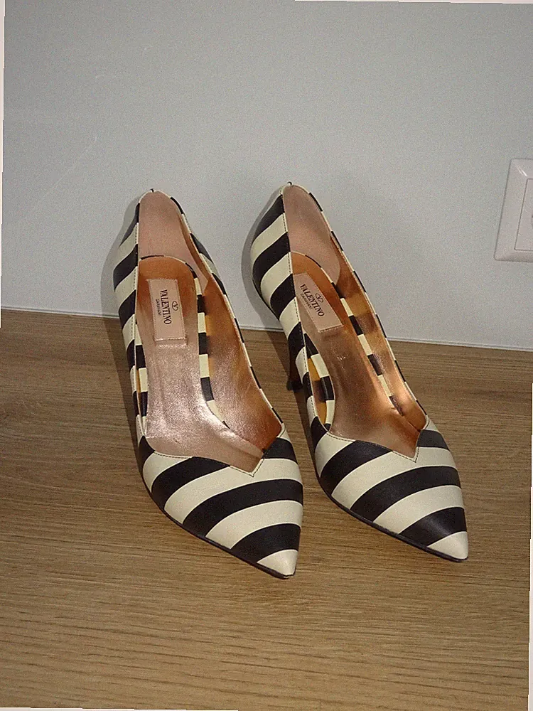 Valentino Garavani Damen Schuhe gestreifte Pumps EU 39,5 Leder Schwarz Elfenbein