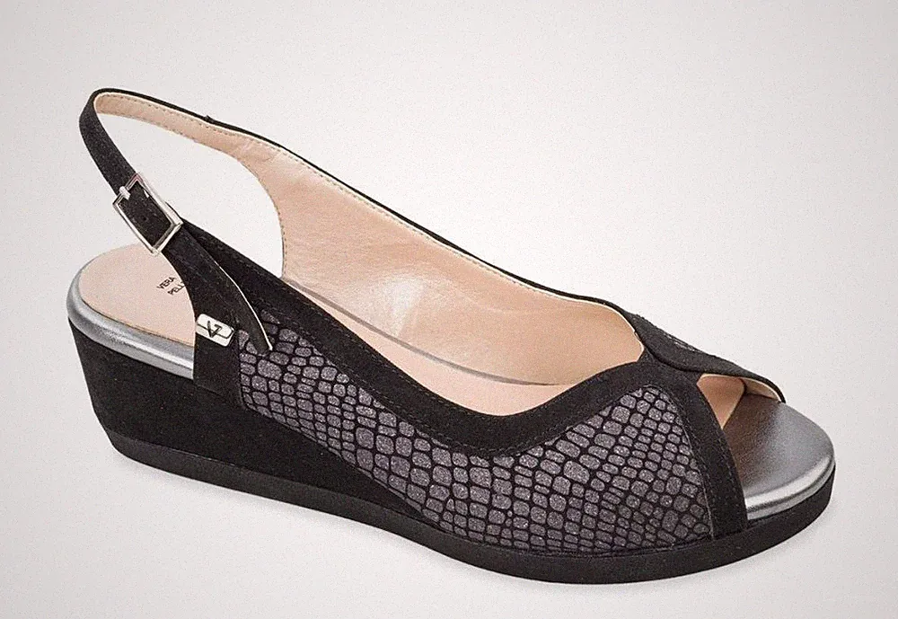 Valleverde 28150 Sandalen Wildleder schwarz Keilabsatz 4 cm Made in Italy Angebot 75€ -20%
