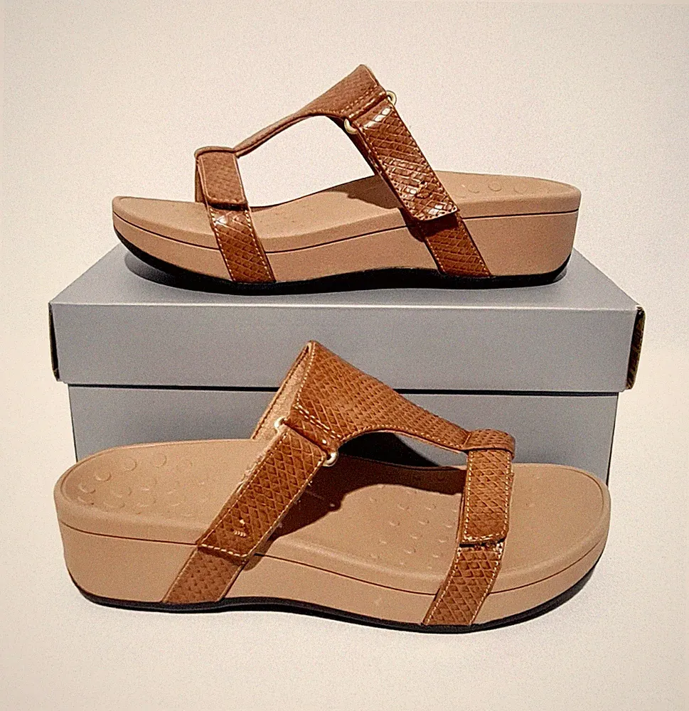 Vionic Ellie hellbraune Plateau-Sandalen mit Keilabsatz breite Passform Orthese UK 8, UK 9