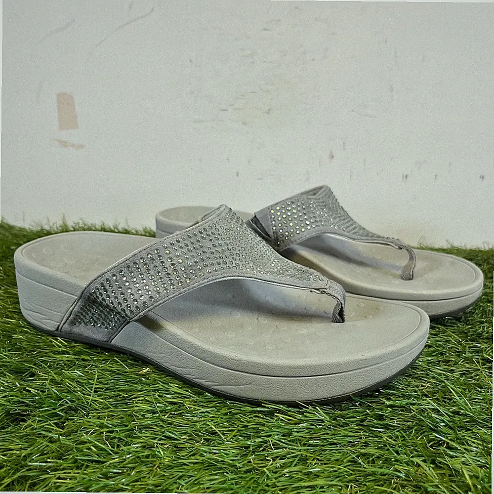 Vionic Zehenstegsandalen Größe 7 Damen grau Neapel Strass Plateau bequem