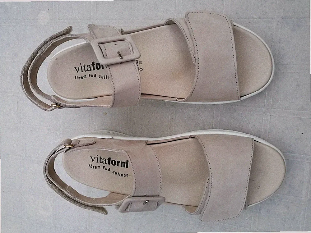 Vitaform Damensandale Velourleder, beige Gr.41 nur 1x getragen,fast neuwertig