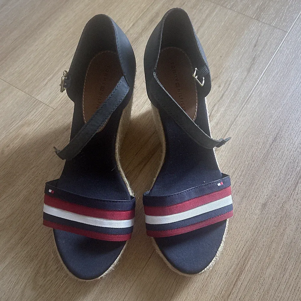 Wedges Sandalen Keilabsatz Tommy Hilfigher, Gr 39