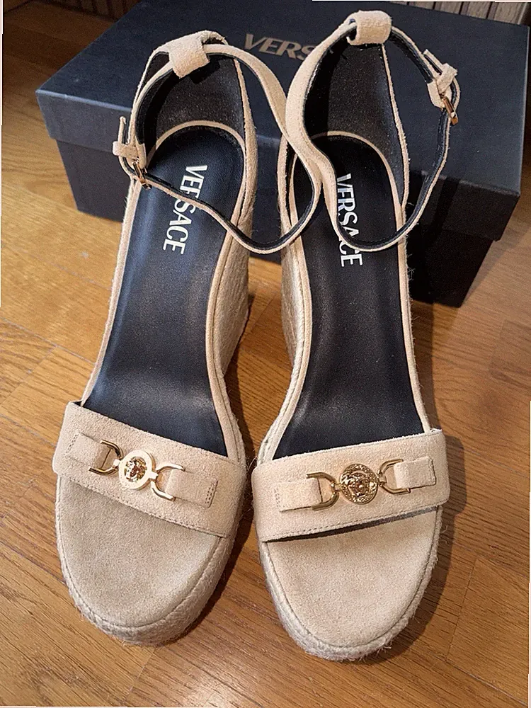 Wildleder Keilabsatz Sandalen von Versace EU 41
