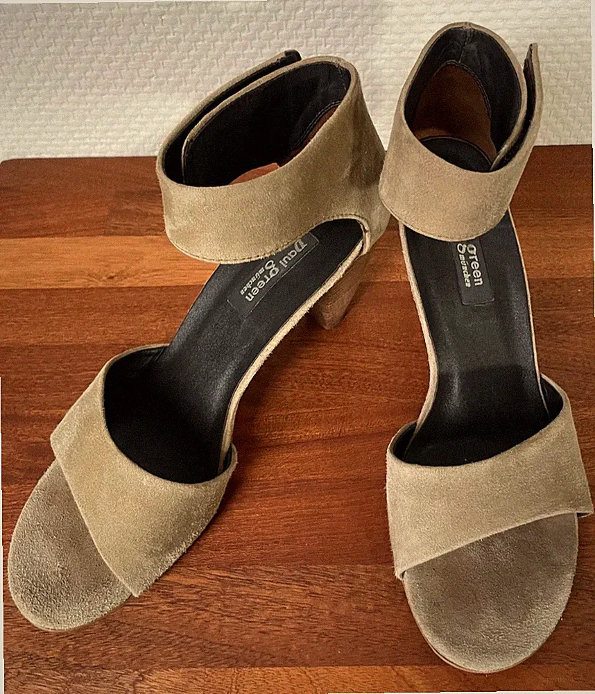 Wildleder Sandalette von Paul Green, mit Klett-Knöchelriemen in Hellgrau, Gr 40