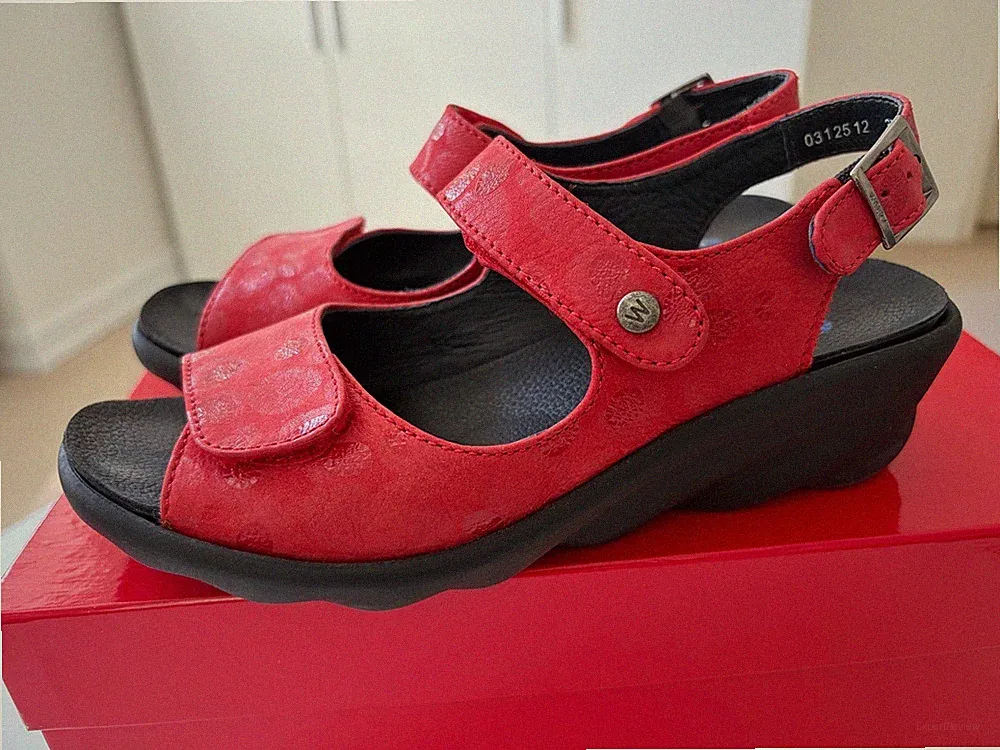 Wolky Sandale Scala 0312512 Leder, Größe 37, Rot / Circles Red, Klettverschluss