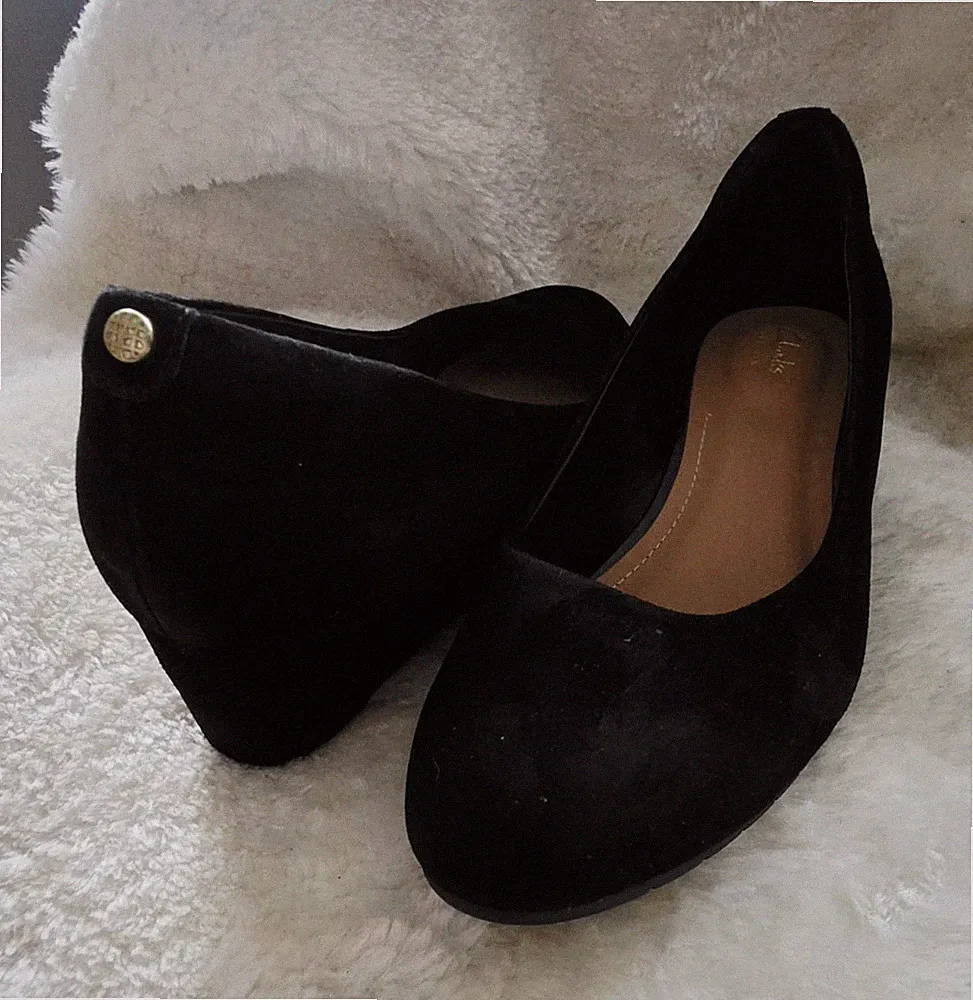 Wunderschöne Velour- Leder- Pumps mit Keilabsatz von Gabor