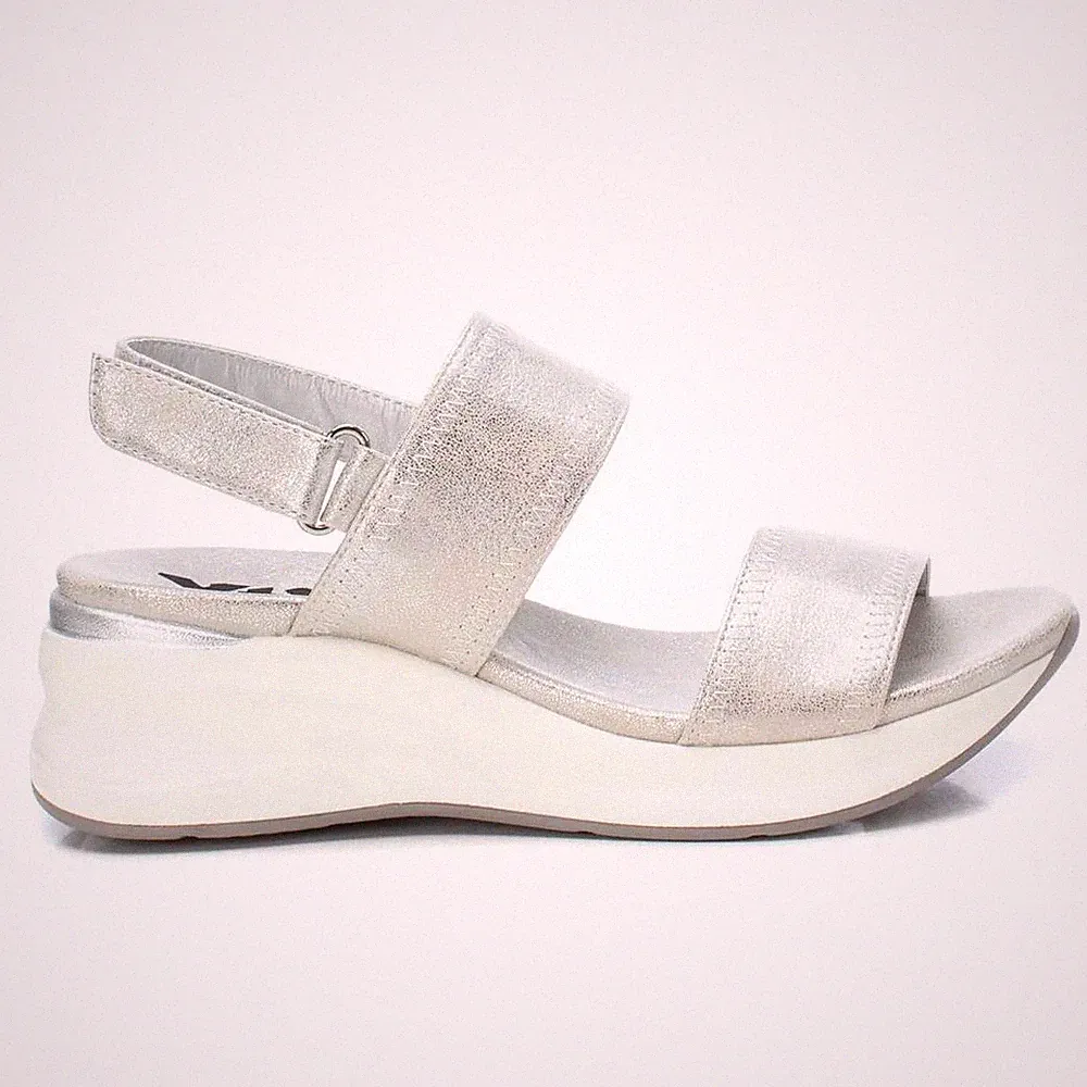 XTI Damen Sportliche Keilabsatz Sandalen Gummi Bequem Vegan1 Silber 43723