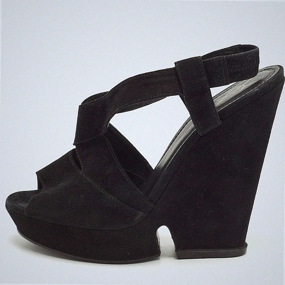 Yves Saint Laurent Sandalen Deauville Größe 40 Schwarz Wildleder Keilabsatz