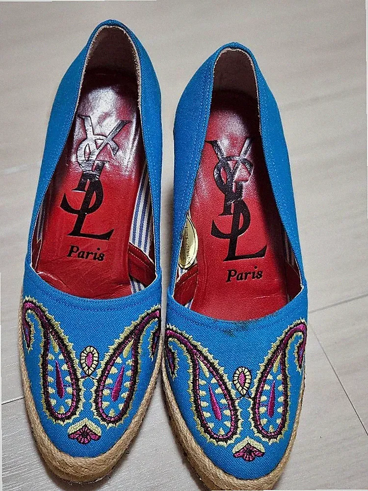 Yves Saint Laurent Vintage Keilabsatz Pumps 22,5 cm Blau Paisley Stickerei