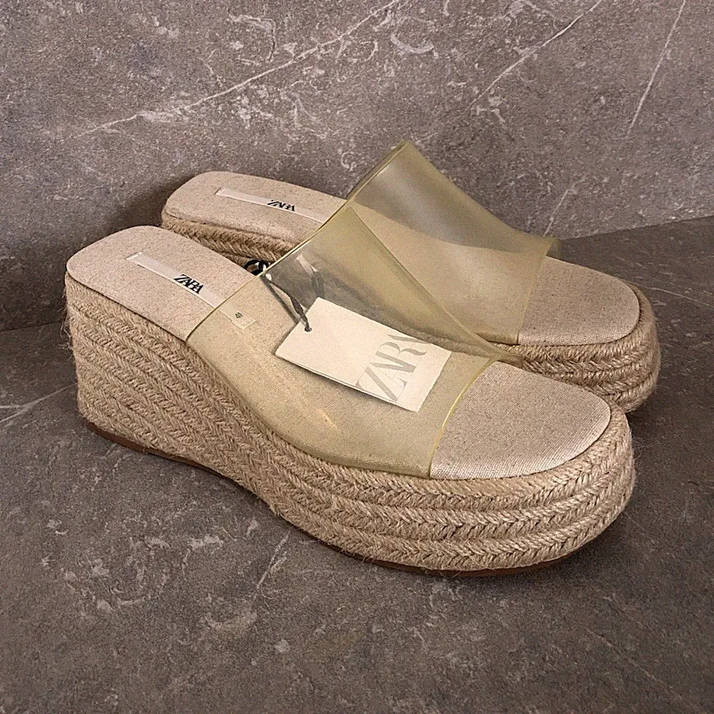 Zara Damen Plateau-Pantoletten Keilabsatz Transparent Beige Gr. 41