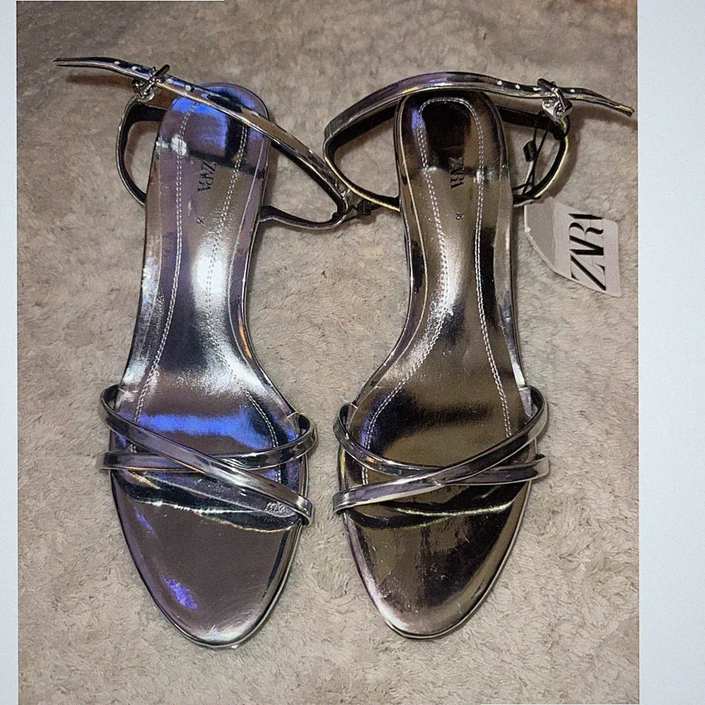 Zara Damen Sandalen Riemchen Silber EU 36 Keilabsatz 1361/110/808