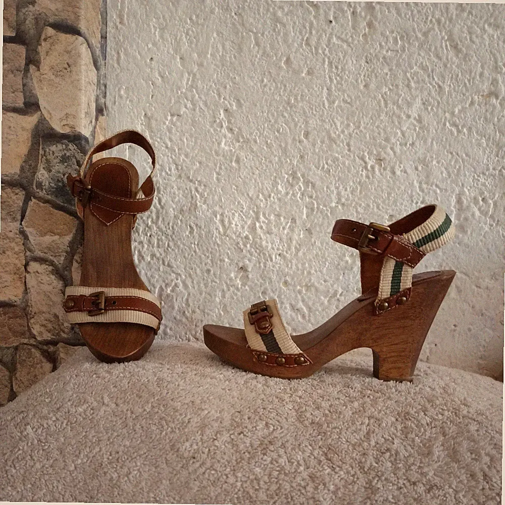 Zara Holz Gr. 37 Damen Sandaletten Sandalen Schuhe Keilabsatz 10 cm