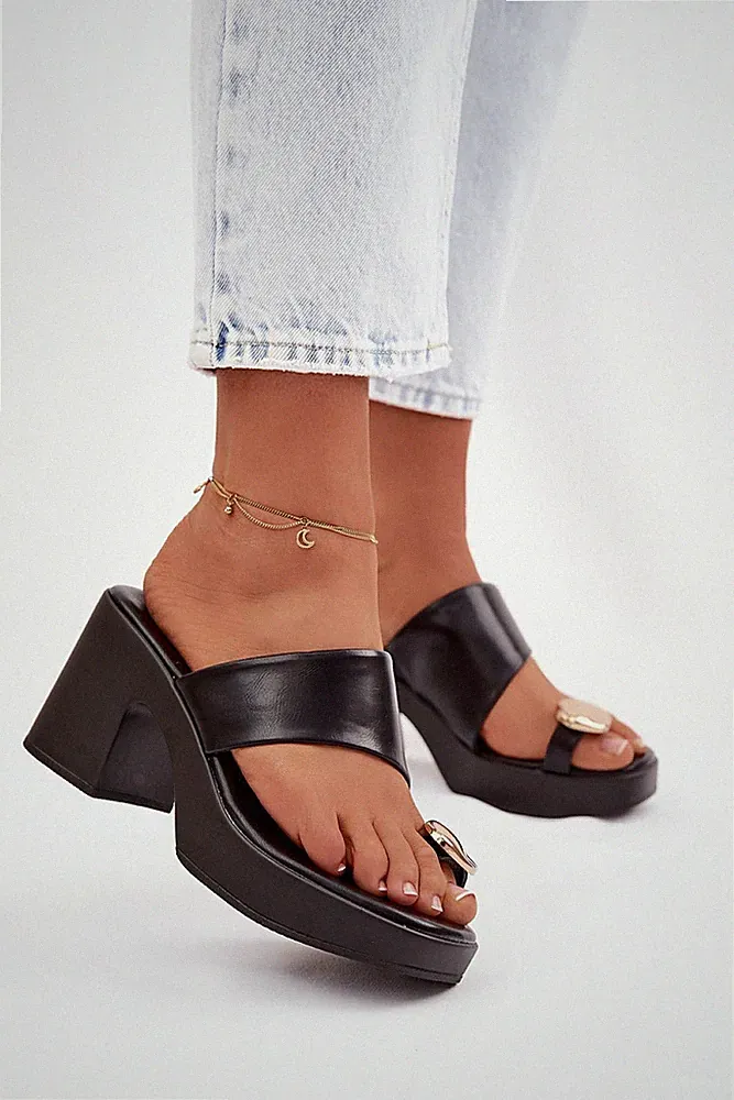 Zehenring Pantoletten mit Riemen, Model 225375 Step in style