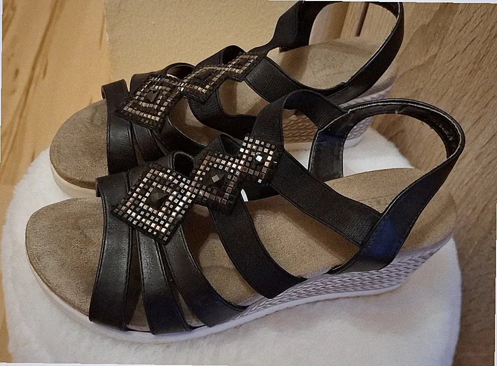 Zuckersüße Bequeme Sandalen ! Strasssteine Keilabsatz
